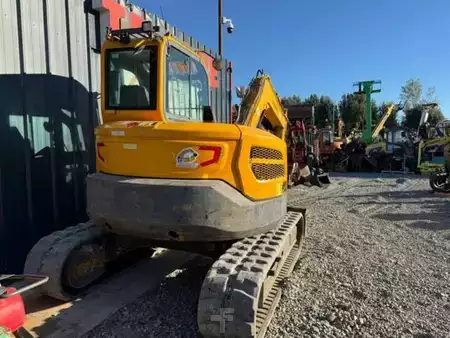 Ostatní 2017 Volvo ECR88D (2)
