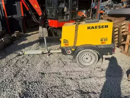 Kompresor 2020 KAESER M20 (1)