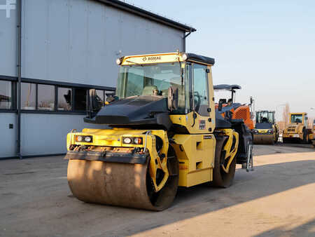 Tandemové válce 2022 BOMAG BW 174 AP-4v (2)