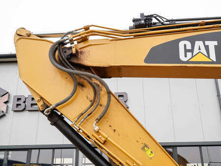 Lánctalpas kotrógép 2020 Caterpillar 320F (17)