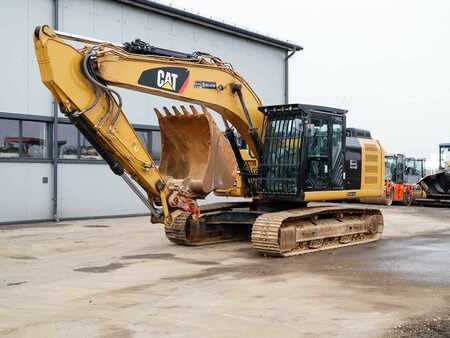Lánctalpas kotrógép 2020 Caterpillar 320F (2)