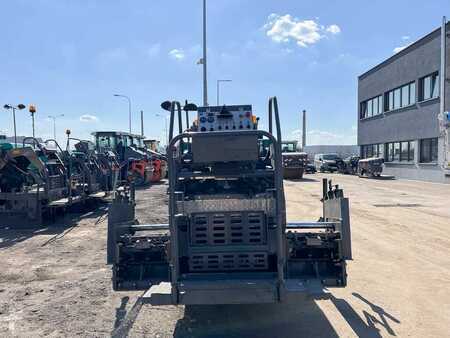 Tracked pavers 2014 VÖGELE Super 800 (7)