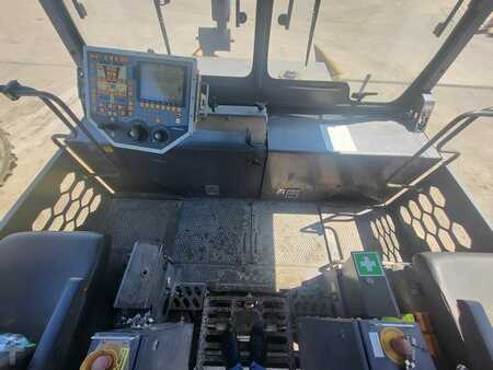 Raupenfertiger 2018 Volvo ABG P7820C (13)