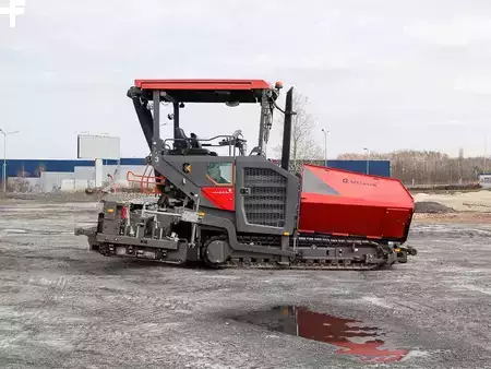 Crawler udlægger 2022 Volvo P7820D (5)
