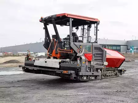Crawler udlægger 2022 Volvo P7820D (6)