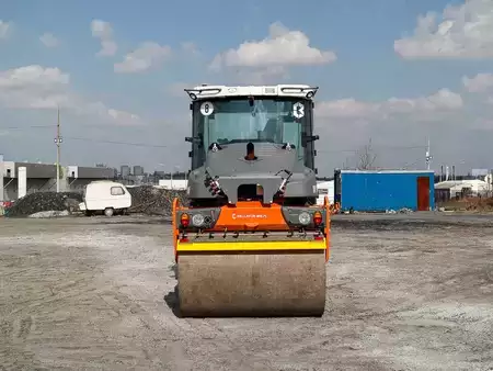 Tandemové válce 2021 Hamm DV+ 90i VV-S (7)