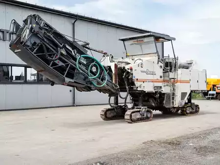 Frézka za studena 2005 WIRTGEN W2000 (2)