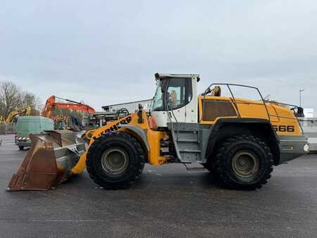 Chargeuse sur pneus 2015 Liebherr L 566 / BJ. 2015 / 11.000H/Klima/ZSA/WAAGE (1)