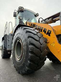 Chargeuse sur pneus 2015 Liebherr L 566 / BJ. 2015 / 11.000H/Klima/ZSA/WAAGE (11)