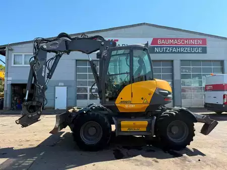 Escavatori gommati 2020 Mecalac 11 MWR //BJ. 2020 / 4300H/SW/Klima (1)