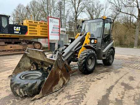 Kolové nakladače 2015 Mecalac AX850 * Schaufel & Gabel Top Zustand (1)