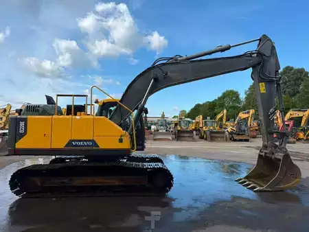 Rupsgraafmachines 2015 Volvo EC 220 EL // BJ. 2015 / 14334H/ZSA/Klima/SW (5)