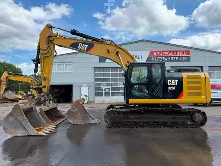 Hydraulic Excavators 2017 Caterpillar 320 FL // BJ. 2017 / 13256H/Klima/SW/3 Löffel (1)