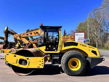 Rolos combinados 2019 BOMAG BW213 D-5 **BJ. 2019 * 489H - TOP ( like New ) (1)