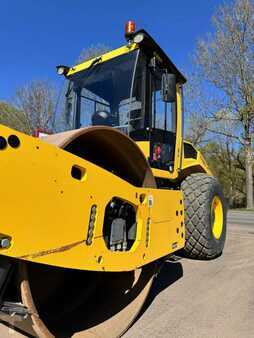 Rolos combinados 2019 BOMAG BW213 D-5 **BJ. 2019 * 489H - TOP ( like New ) (10)