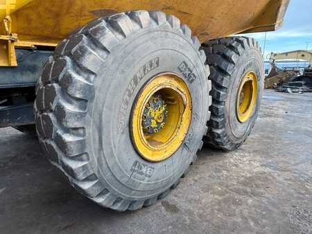 Knickgelenkte Muldenkipper/Dumper 2008 Komatsu HM 400-2 //BJ. 2008/13430/Klima/6X6/ (14)