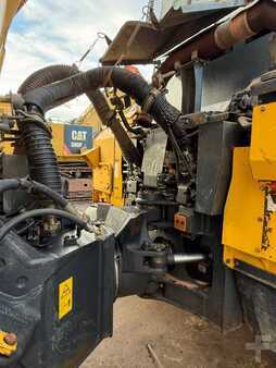 Knickgelenkte Muldenkipper/Dumper 2008 Komatsu HM 400-2 //BJ. 2008/13430/Klima/6X6/ (16)