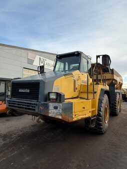 Knickgelenkte Muldenkipper/Dumper 2008 Komatsu HM 400-2 //BJ. 2008/13430/Klima/6X6/ (2)