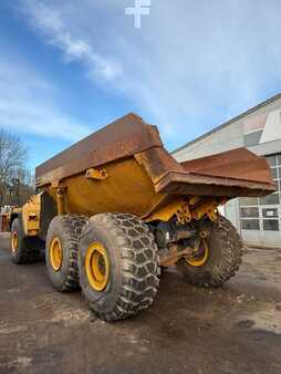 Knickgelenkte Muldenkipper/Dumper 2008 Komatsu HM 400-2 //BJ. 2008/13430/Klima/6X6/ (3)