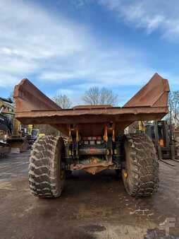 Knickgelenkte Muldenkipper/Dumper 2008 Komatsu HM 400-2 //BJ. 2008/13430/Klima/6X6/ (4)