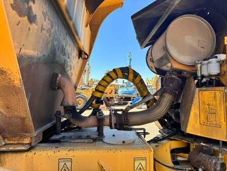 Zalomené klouby-dampry  2001 Volvo A 30 C (15)