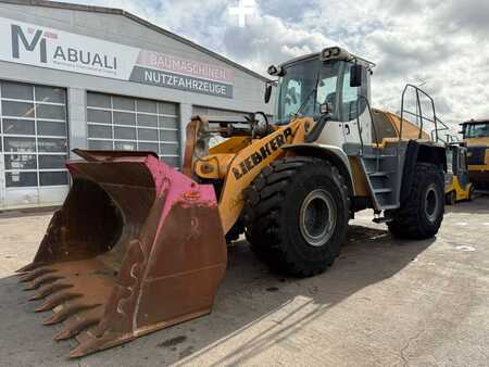 Chargeuse sur pneus 2015 Liebherr L 576 **BJ. 2015* 5446 H/Klima/WAAGE/ZSA ** (2)