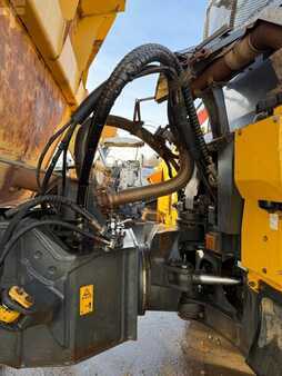 Knickgelenkte Muldenkipper/Dumper 2008 Komatsu HM 400-2 //BJ. 2008/15960H/Klima/6X6/ (14)