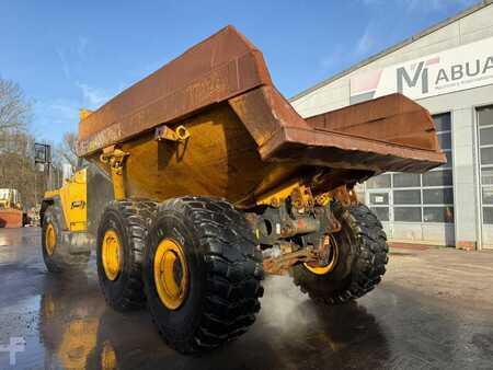 Knickgelenkte Muldenkipper/Dumper 2008 Komatsu HM 400-2 //BJ. 2008/15960H/Klima/6X6/ (3)