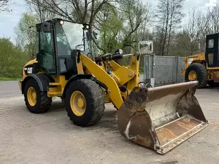 Hjullæsser 2013 Caterpillar 908 H // BJ. 2013 / 5819H/SW/Klappschaufel (7)