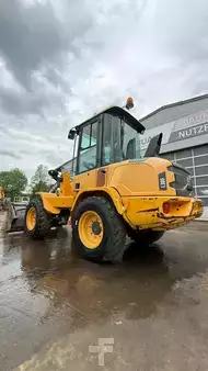 Kolové nakladače 2017 Volvo L 30 G //BJ. 2017 / 5858H/SW/Gabel/Klappschaufel (14)