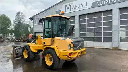 Kolové nakladače 2017 Volvo L 30 G //BJ. 2017 / 5858H/SW/Gabel/Klappschaufel (3)