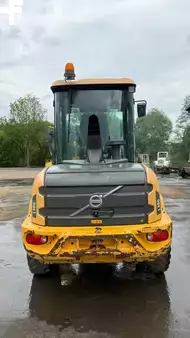 Kolové nakladače 2017 Volvo L 30 G //BJ. 2017 / 5858H/SW/Gabel/Klappschaufel (4)