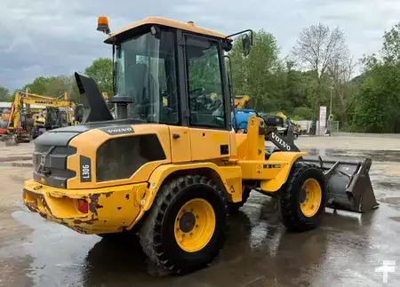 Kolové nakladače 2017 Volvo L 30 G //BJ. 2017 / 5858H/SW/Gabel/Klappschaufel (5)