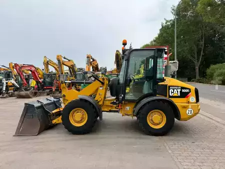 Wheel Loaders 2014 Caterpillar 906 H 2 //BJ. 2014/8500H/SW (1)