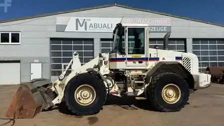 Pale Gommate 2006 Volvo L 90 E // BJ. 2006 / 15000H/SW/ZSA (1)