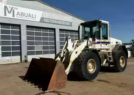 Pale Gommate 2006 Volvo L 90 E // BJ. 2006 / 15000H/SW/ZSA (2)
