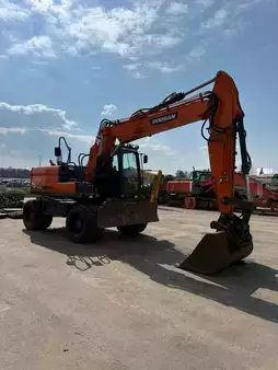 Mobil gravemaskin 2012 Doosan DX 140 W // BJ. 2012 / 7500H/SW/Schild (6)