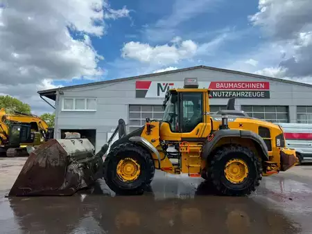 Carregadeira de rodas 2022 Volvo L 110 H // BJ. 2022 / 7583H/ZSA/Hochkippschaufel (1)