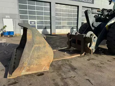 Radlader 2015 Komatsu WA250 PZ-6 //BJ. 2015 /6700H/SW/Gabel/ZSA (9)