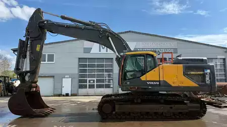 Beltegraver 2018 Volvo EC 380 E NL //BJ- 2018 / 11288H/OQ/Alle Leitungen/ (1)