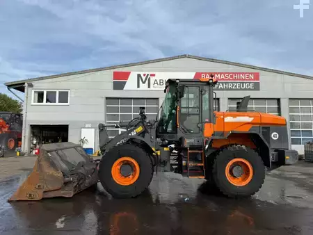 Hjullæsser 2020 Doosan DL 200-7 //BJ. 2021/7460H/ZSA/Hochkippschaufel (1)