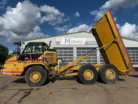 Wywrotki przegubowe 2002 Caterpillar 725 //BJ.  - 2002 - 18292H // 6X6 (1)