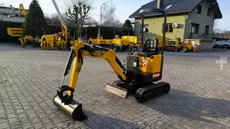 Mini pelle 2018 Bobcat E 08 (1)