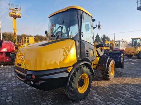 JCB 406 B