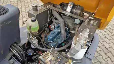 Mini-wywrotki 2018 Ausa D 100 AHG (11)