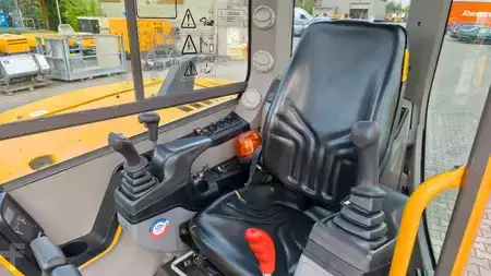 Hydraulic Excavators 2017 Volvo ECR 88 D (11)
