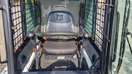 Pale Cingolate 2009 Bobcat T 250 (9)