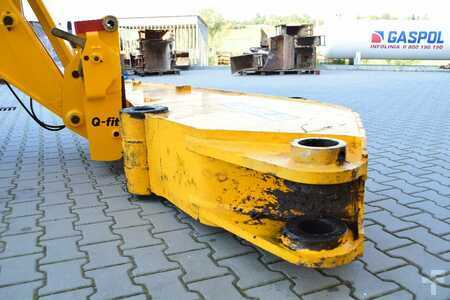 Lánctalpas kotrógép 2012 JCB JS 360 LC arm (5)