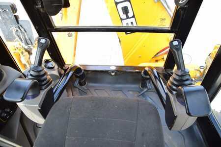 JCB 3CX COMPACT  JCB 2CX Streetmaster