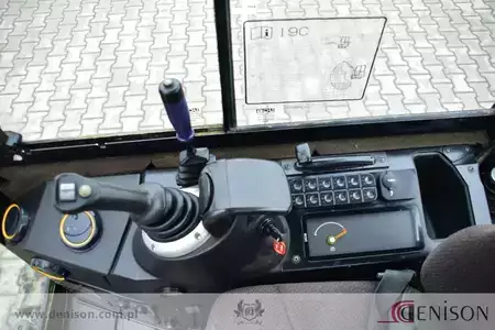 Mini-koparki 2018 JCB 19 C-1 JCB 8020 CTS JCB 18Z-1 CAT 301.7 (18)